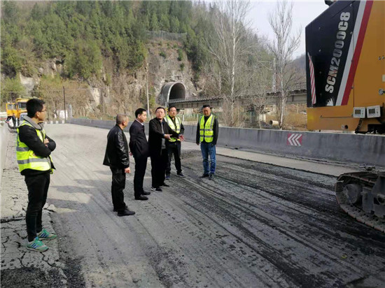 杨新友局长调研督导十四运赛道建设.jpg